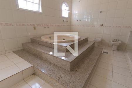 Casa à venda com 200m², 5 quartos e 6 vagas Casa à venda com 200m², 5 quartos e 6 vagasBanheiro da Suíte 2