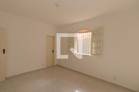 Casa à venda com 200m², 5 quartos e 6 vagas Casa à venda com 200m², 5 quartos e 6 vagasQuarto 3