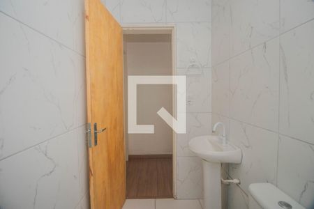 Banheiro de apartamento para alugar com 1 quarto, 42m² em Jardim Itu, Porto Alegre