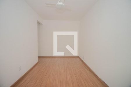 Sala de apartamento para alugar com 1 quarto, 42m² em Jardim Itu, Porto Alegre