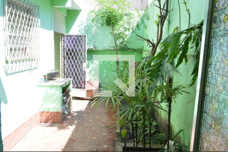 Casa de condomínio à venda com 200m², 4 quartos e 1 vagaJardim