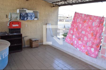 Casa de condomínio à venda com 200m², 4 quartos e 1 vagaTerraço