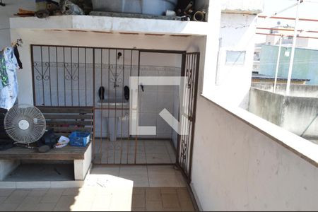 Casa de condomínio à venda com 200m², 4 quartos e 1 vagaTerraço