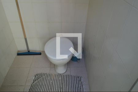 Casa de condomínio à venda com 200m², 4 quartos e 1 vagaBanheiro de serviço