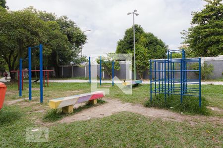 Casa de condomínio à venda com 200m², 4 quartos e 1 vagaÁrea comum - Playground