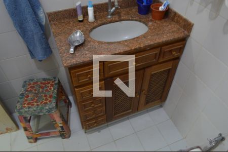 Casa de condomínio à venda com 200m², 4 quartos e 1 vagaBanheiro
