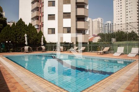 Apartamento à venda com 107m², 3 quartos e 3 vagas Apartamento à venda com 107m², 3 quartos e 3 vagasÁrea comum - Piscina