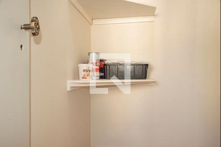 Apartamento à venda com 107m², 3 quartos e 3 vagas Apartamento à venda com 107m², 3 quartos e 3 vagasQuarto de Serviço