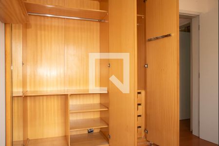 Apartamento à venda com 107m², 3 quartos e 3 vagas Apartamento à venda com 107m², 3 quartos e 3 vagasQuarto 1