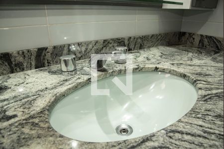 Apartamento à venda com 107m², 3 quartos e 3 vagas Apartamento à venda com 107m², 3 quartos e 3 vagasBanheiro da Suíte