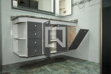 Apartamento à venda com 107m², 3 quartos e 3 vagas Apartamento à venda com 107m², 3 quartos e 3 vagasBanheiro da Suíte