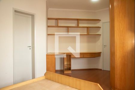 Apartamento à venda com 107m², 3 quartos e 3 vagas Apartamento à venda com 107m², 3 quartos e 3 vagasSuíte