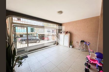 Casa à venda com 131m², 3 quartos e 2 vagas Casa à venda com 131m², 3 quartos e 2 vagasGaragem