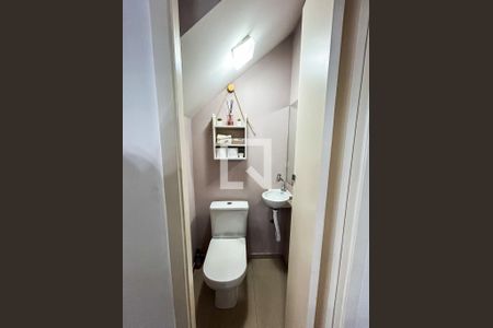 Casa à venda com 131m², 3 quartos e 2 vagas Casa à venda com 131m², 3 quartos e 2 vagasLavabo