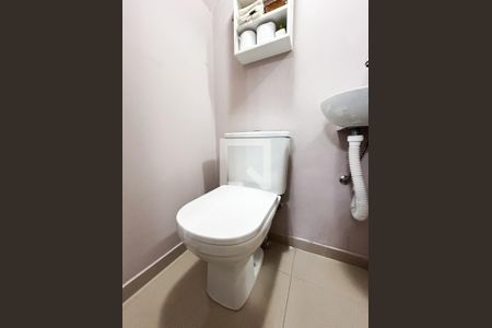 Casa à venda com 131m², 3 quartos e 2 vagas Casa à venda com 131m², 3 quartos e 2 vagasLavabo 2