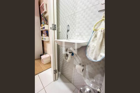 Casa à venda com 131m², 3 quartos e 2 vagas Casa à venda com 131m², 3 quartos e 2 vagasBanheiro 2