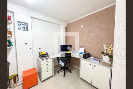 Casa à venda com 131m², 3 quartos e 2 vagas Casa à venda com 131m², 3 quartos e 2 vagasEscritório