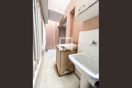 Casa à venda com 131m², 3 quartos e 2 vagas Casa à venda com 131m², 3 quartos e 2 vagasÁrea de Serviço