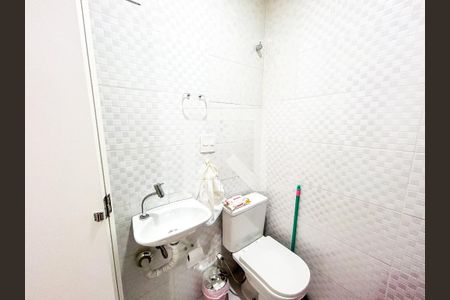 Casa à venda com 131m², 3 quartos e 2 vagas Casa à venda com 131m², 3 quartos e 2 vagasBanheiro 2