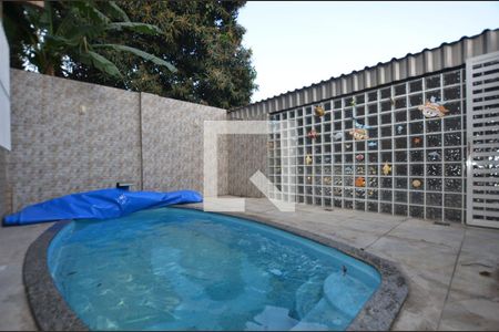 Casa à venda com 420m², 4 quartos e 1 vagaPiscina