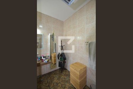 Casa à venda com 420m², 4 quartos e 1 vagaBanheiro da Suíte