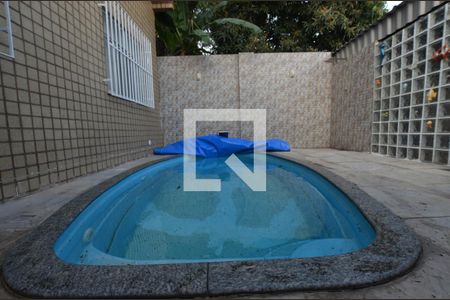 Casa à venda com 420m², 4 quartos e 1 vagaPiscina