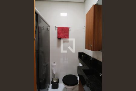 Casa de condomínio à venda com 102m², 3 quartos e 2 vagasBanheiro Social