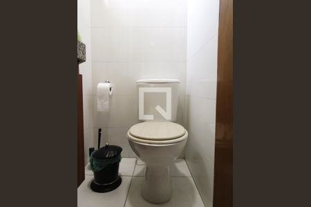 Casa de condomínio à venda com 102m², 3 quartos e 2 vagasLavabo