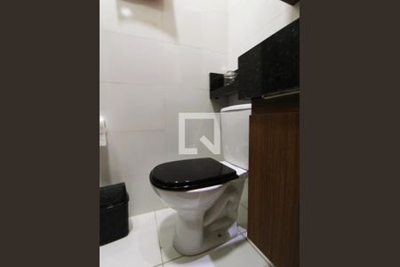 Casa de condomínio à venda com 102m², 3 quartos e 2 vagasBanheiro da Suíte