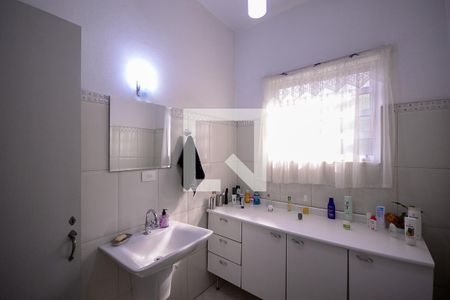 Casa à venda com 120m², 3 quartos e 3 vagas Casa à venda com 120m², 3 quartos e 3 vagasBanheiro