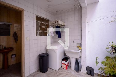 Casa à venda com 120m², 3 quartos e 3 vagas Casa à venda com 120m², 3 quartos e 3 vagasÁrea de Serviço