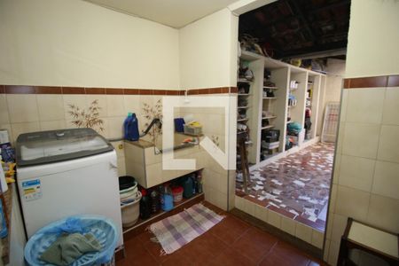 Casa à venda com 420m², 3 quartos e 2 vagasÁrea de Serviço e Lavanderia