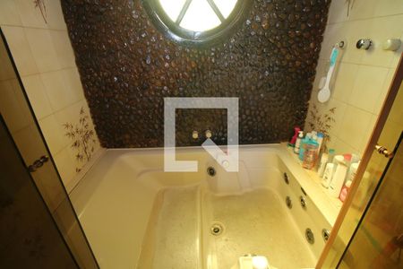 Casa à venda com 420m², 3 quartos e 2 vagasBanheiro da Suíte 3