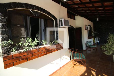 Casa à venda com 420m², 3 quartos e 2 vagasVaranda 2º piso