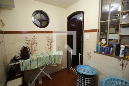 Casa à venda com 420m², 3 quartos e 2 vagasÁrea de Serviço e Lavanderia