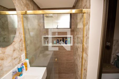 Apartamento à venda com 220m², 2 quartos e 3 vagasBanheiro quarto 1