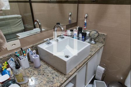 Apartamento à venda com 75m², 2 quartos e 2 vagas Apartamento à venda com 75m², 2 quartos e 2 vagasBanheiro da suíte