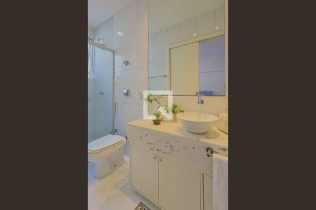 Apartamento à venda com 143m², 4 quartos e 2 vagas Apartamento à venda com 143m², 4 quartos e 2 vagasBanheiro