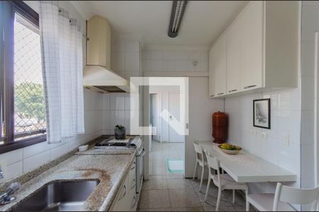 Apartamento à venda com 140m², 4 quartos e 3 vagas Apartamento à venda com 140m², 4 quartos e 3 vagasCozinha
