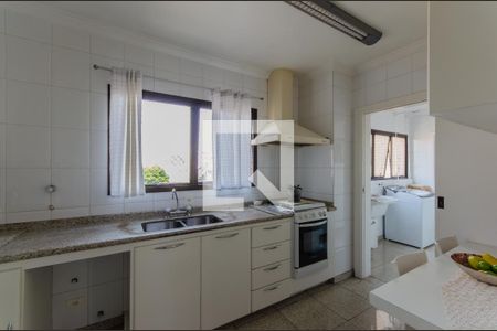 Apartamento à venda com 140m², 4 quartos e 3 vagas Apartamento à venda com 140m², 4 quartos e 3 vagasCozinha