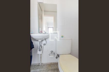 Apartamento à venda com 140m², 4 quartos e 3 vagas Apartamento à venda com 140m², 4 quartos e 3 vagasBanheiro de serviço