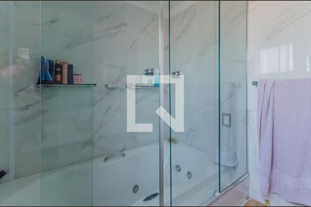 Apartamento à venda com 140m², 4 quartos e 3 vagas Apartamento à venda com 140m², 4 quartos e 3 vagasBanheiro da Suíte 1