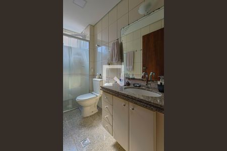 Apartamento à venda com 105m², 4 quartos e 2 vagas Apartamento à venda com 105m², 4 quartos e 2 vagasBanheiro