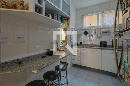 Apartamento à venda com 105m², 4 quartos e 2 vagas Apartamento à venda com 105m², 4 quartos e 2 vagasCozinha