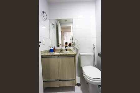 Apartamento à venda com 59m², 2 quartos e 1 vaga Apartamento à venda com 59m², 2 quartos e 1 vagaBanheiro