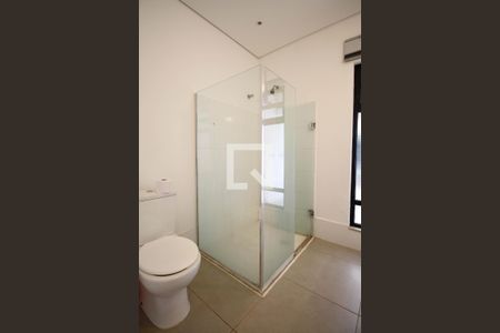 Banheiro de casa para alugar com 1 quarto, 35m² em Cerqueira César, São Paulo