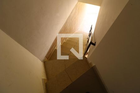 Casa à venda com 169m², 3 quartos e 4 vagasEscada