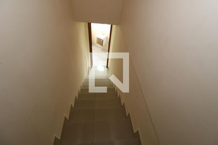 Casa à venda com 169m², 3 quartos e 4 vagasEscada