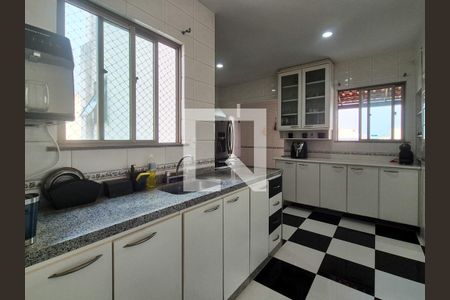 Apartamento à venda com 250m², 3 quartos e 2 vagasCozinha