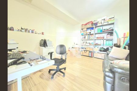 Casa à venda com 186m², 4 quartos e 3 vagas Casa à venda com 186m², 4 quartos e 3 vagasQuarto 3/ escritório